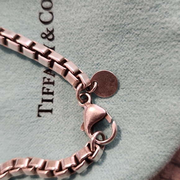 Auth. Tiffany and Co. Venetian Link Bracelet in Silver Size medium or 7.5" - Picture 3 of 6